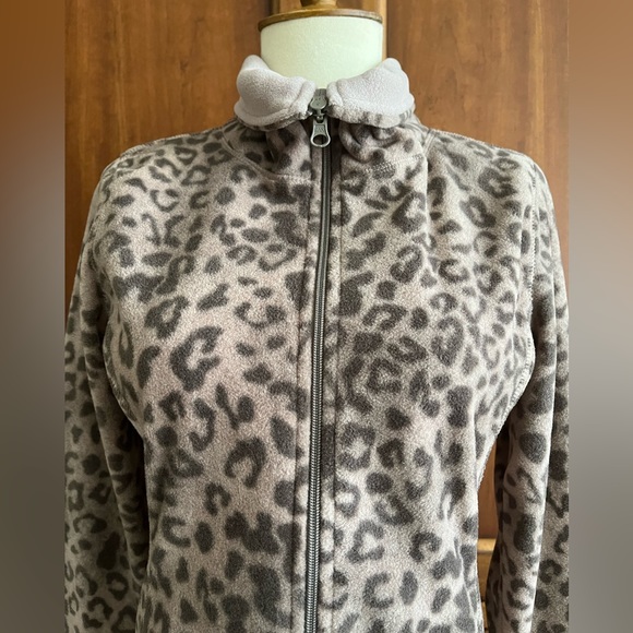 Old Navy Full Zip Fleece Jacket - Picture 2 of 9